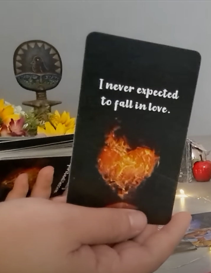 Love messages no communication oracle